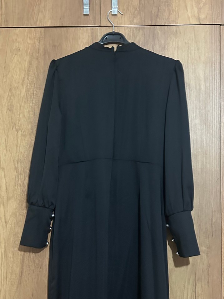 Uzun Siyah Pilili Kadın Elbise - Görsel 3