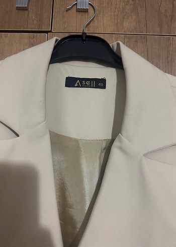 Düğmeli Beyaz Midi Kadın Blazer Ceket - Görsel 2