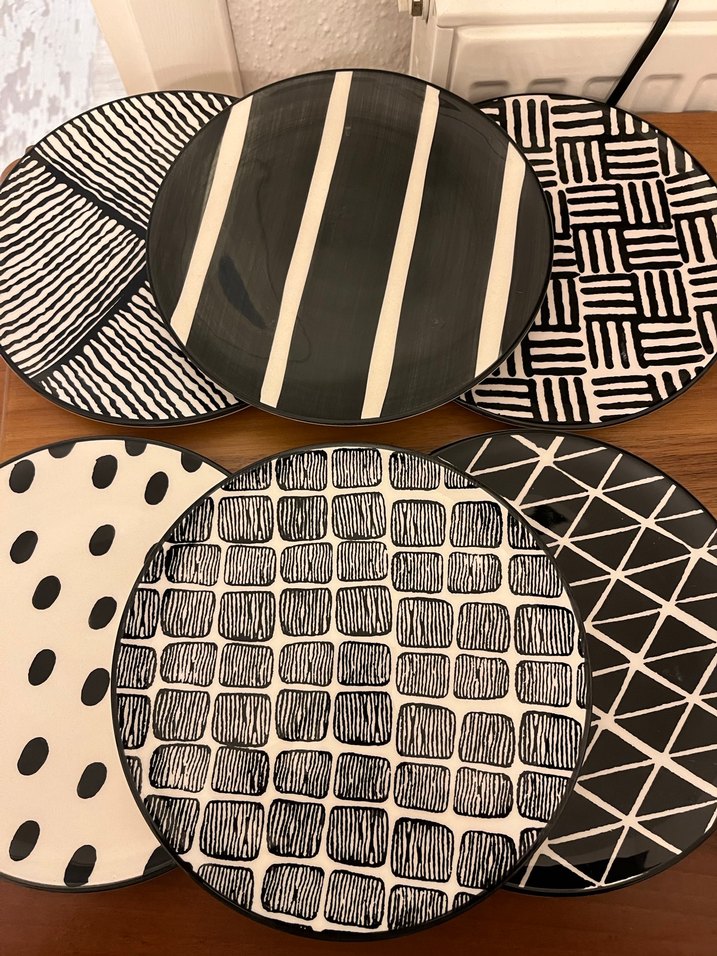 Beyaz ve Siyah Desenli Seramik Tabak Seti - Görsel 2