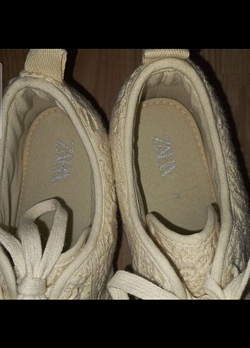 42 Beden beyaz Renk Zara sneaker