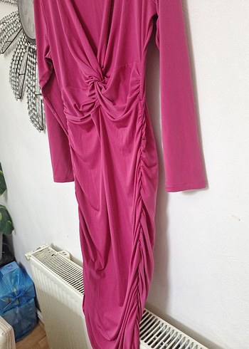 V Yaka Pembe Elbise - Görsel 2