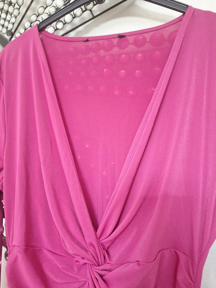 V Yaka Pembe Elbise - Görsel 4