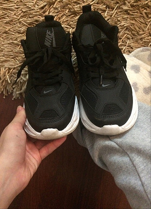 Nike Siyah Nike spor ayakkabı