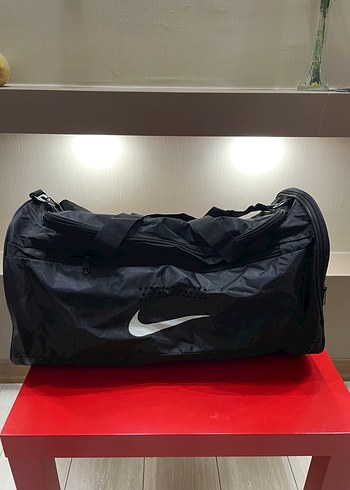 Nike Siyah Genis Hacimli Seyahat Cantasi
