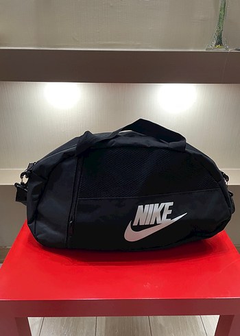 Nike Siyah Minimal Spor Canta