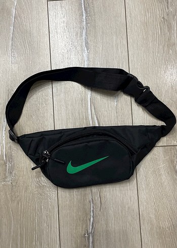 Nike Siyah Yesil Swoosh Bel Cantasi