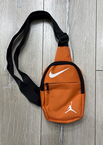 Nike Jordan Turuncu Capraz Canta