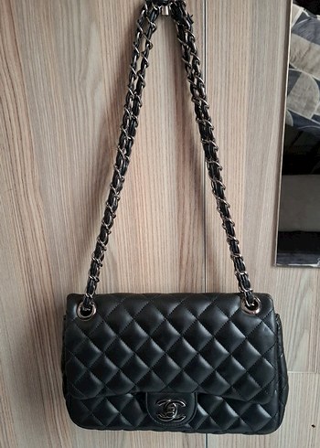 Chanel Siyah Kapitone Omuz Cantasi