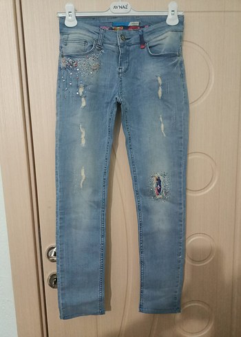 Diğer Tasli Acik Mavi Dar Kesim Jean