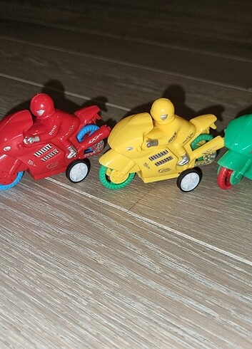  Plastik 3 adet motor 