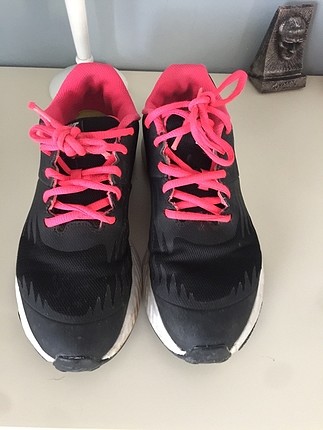 Nike spor ayakkabi