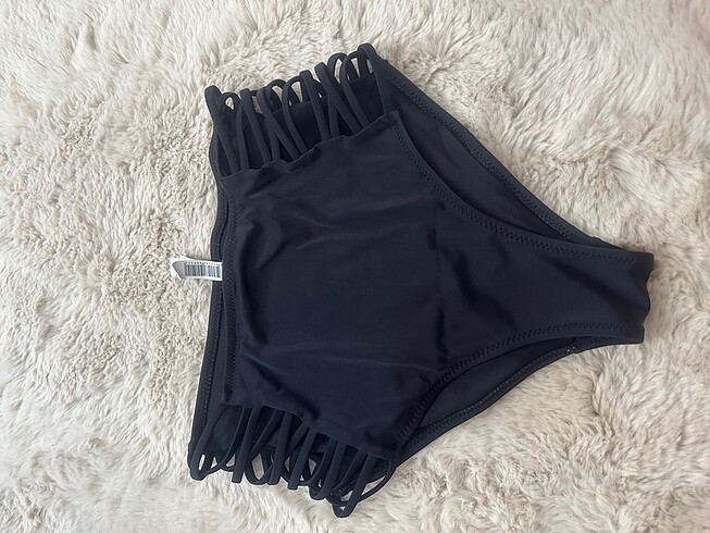 Pemti bikini altı
