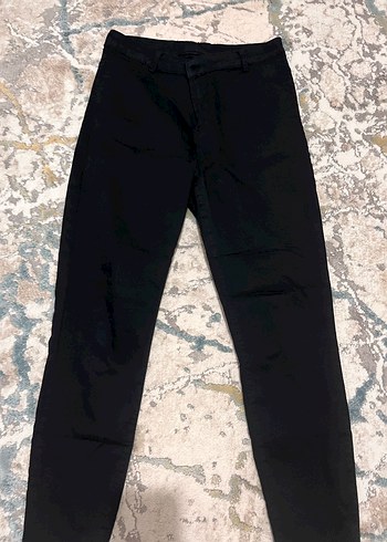 LC Waikiki Siyah Duz Kesim Pantolon