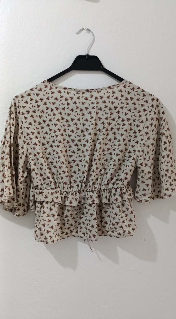 Kısa Kollu V Yaka Bluz - Görsel 2