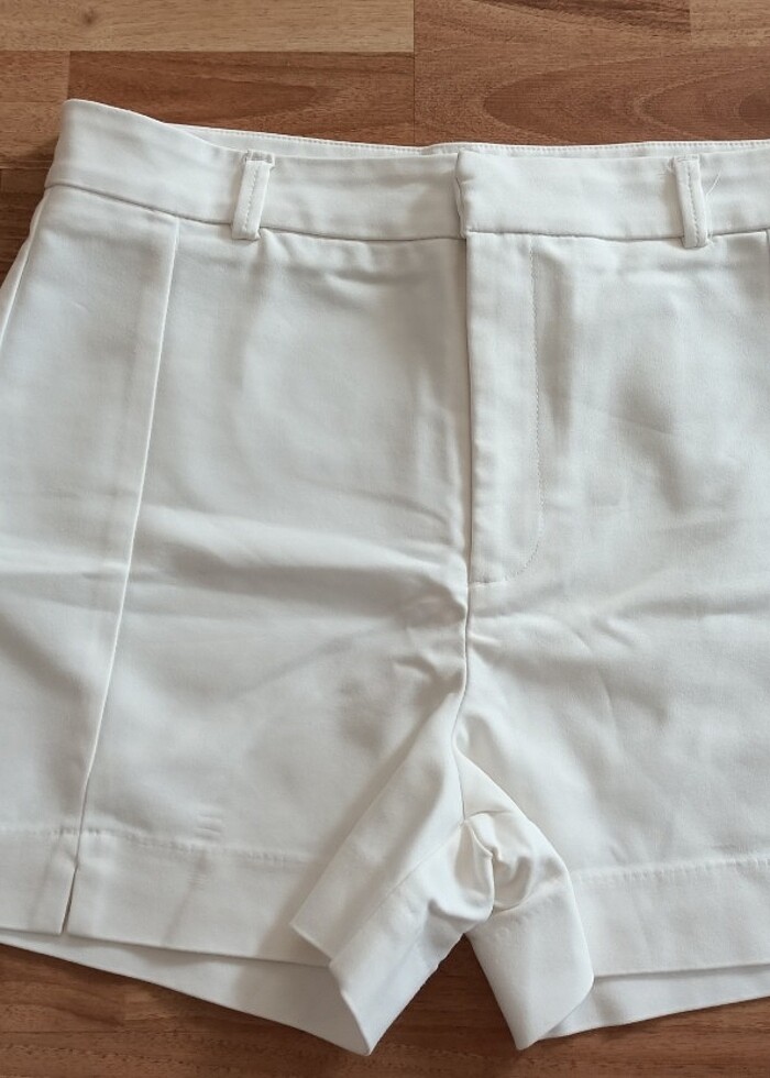 Beyaz şort - Görsel 3
