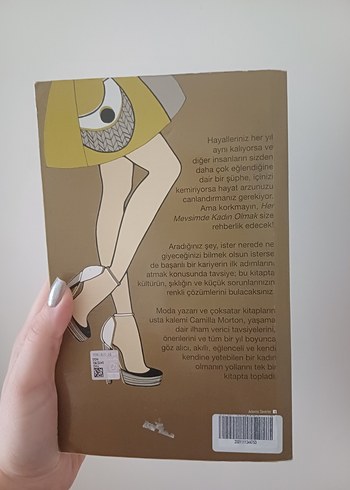 Her Mevsimde Kadın Olmak Roman