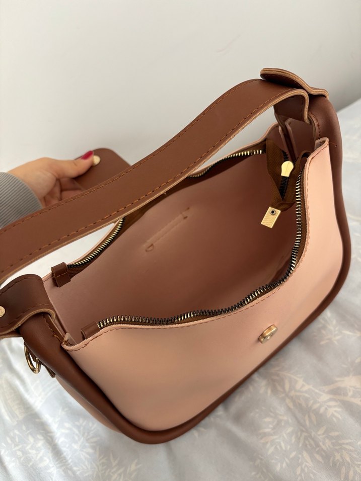 Guess Pudra Pembe Omuz Çantası — görsel 3/4