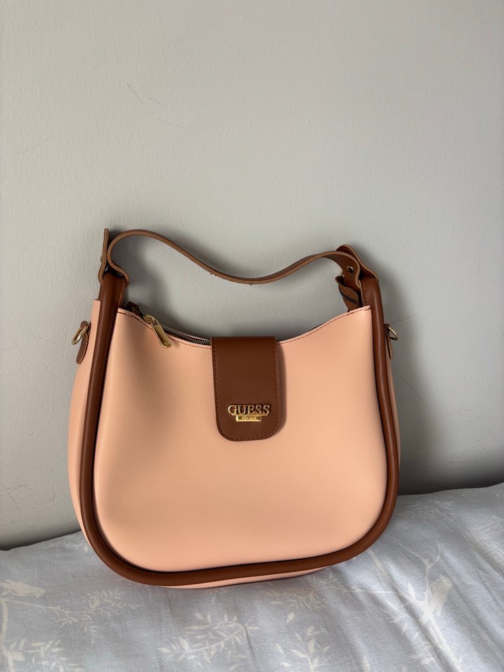 Guess Pudra Pembe Omuz Çantası — görsel 2/4