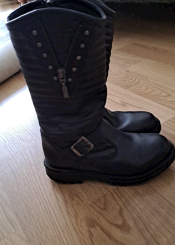 Siyah Deri Gotik Tokalı kız cocuk Botu - Görsel 2