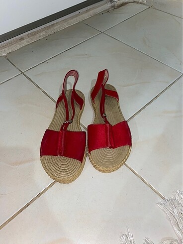 Zara Hafif sandalet
