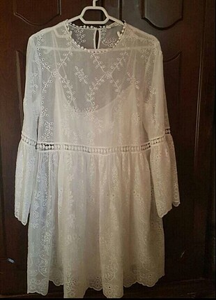 Beyaz elbise Zara