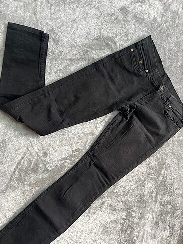 Siyah denim dar