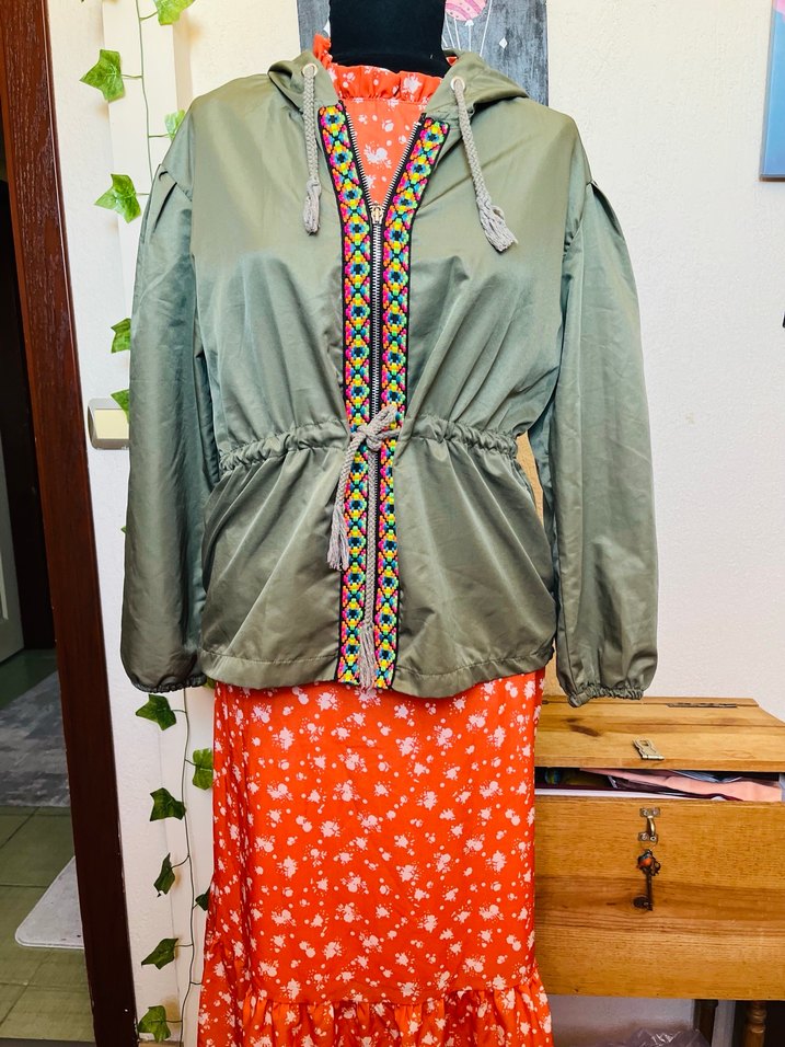 Renkli Nakışlı Bohem Kadın Yağmurluk - Görsel 2