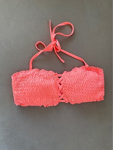 Bikini üst