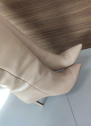 SUNİ DERİ 8CM NUDE SİVRİ BURUN (TEN RENGİ)