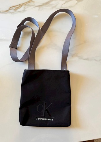 Calvin Klein Jeans Siyah Minimal Capraz Canta