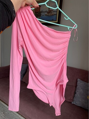 Stradivarius pembe tek kollu bluz