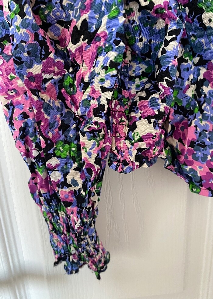 Trendyol çiçekli bluz - Görsel 4