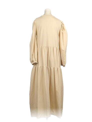 m Beden PreLoved Uzun Elbise %70 İndirimli.