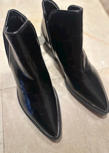41 Beden siyah Renk Siyah Deri Stiletto Topuklu Tokalı Bot Zara Etiketli