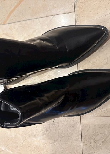 41 Beden Siyah Deri Stiletto Topuklu Tokalı Bot Zara Etiketli