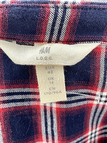 42 Beden çeşitli Renk H&M Gömlek %70 İndirimli.