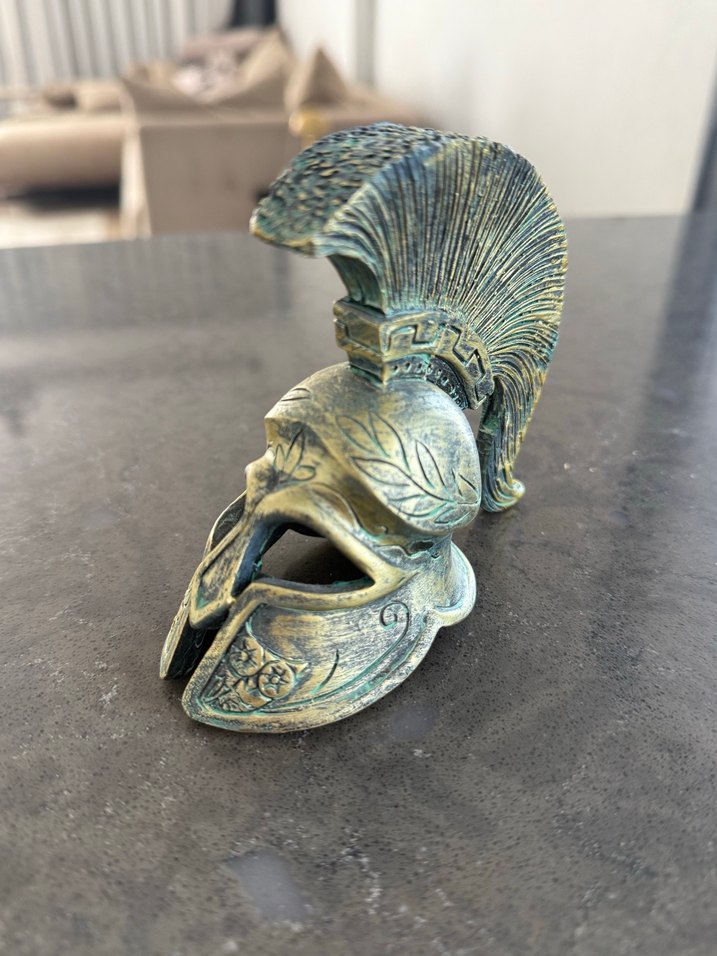 Atinadan Antik Spartalı Miğferi Figürü - Görsel 2