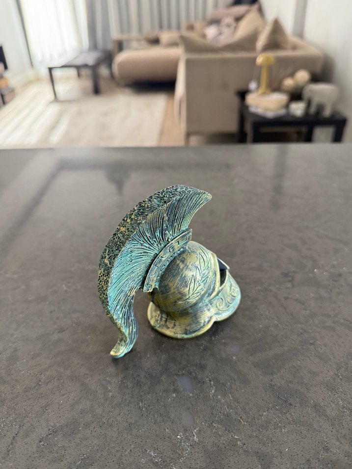 Atinadan Antik Spartalı Miğferi Figürü - Görsel 4