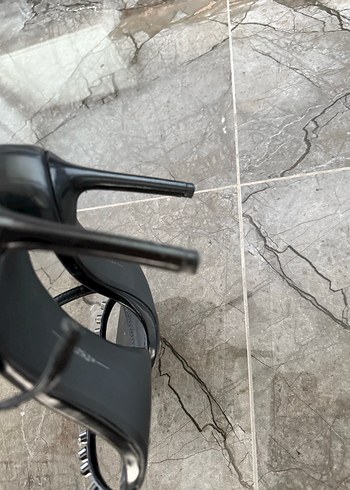 Bershka İnce Topuklu Taşlı Ayakkabı - Görsel 4