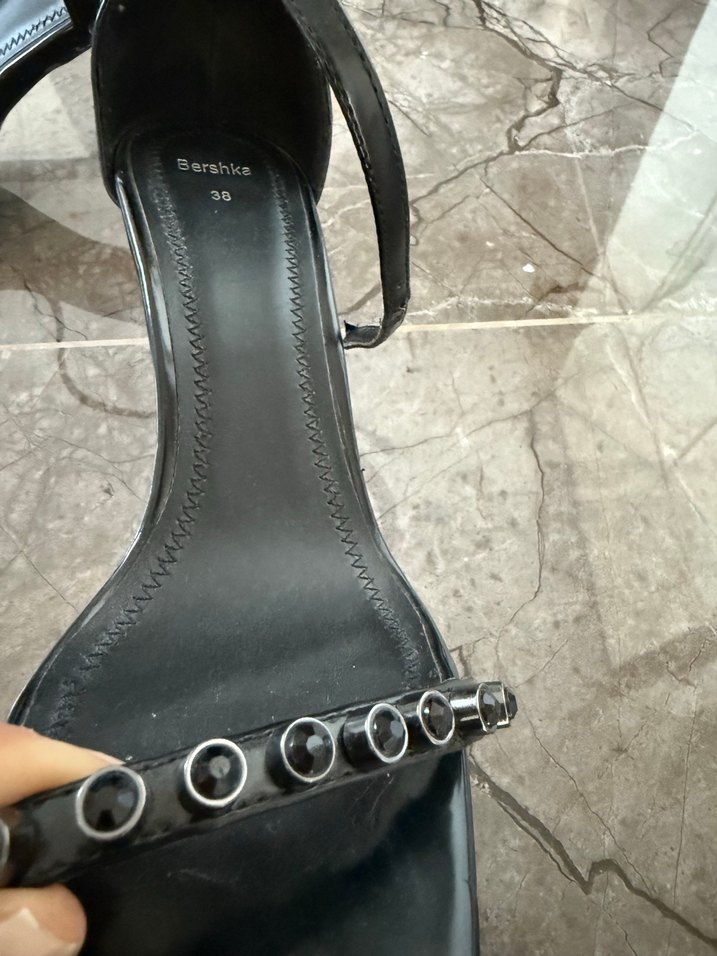 Bershka İnce Topuklu Taşlı Ayakkabı - Görsel 3