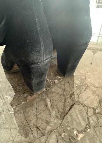 Siyah Süet Tokalı Kadın Bot - Görsel 3