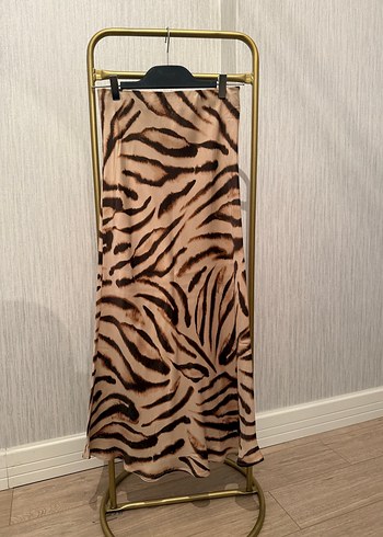 H&M Zebra Desenli Saten Etek - Görsel 6