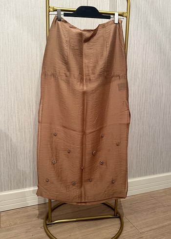 H&M Boncuk İşlemeli Bej Uzun Saten Etek - Görsel 4