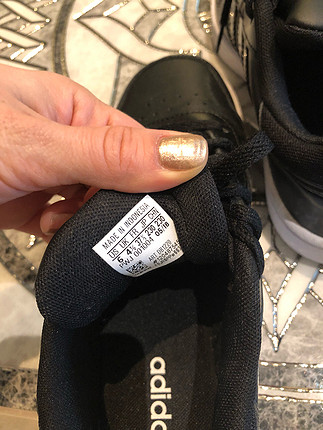 Adidas marka spor ayakkabı