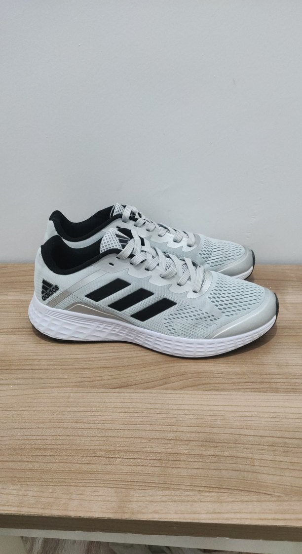 Adidas Hafif ve Nefes Alabilir Koşu Ayakkabısı — görsel 3/7