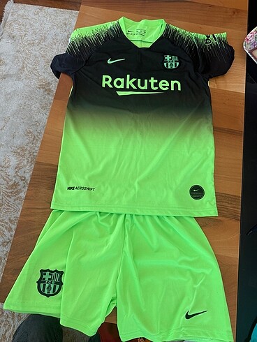 Şortlu futbol takım