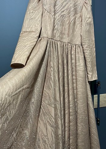 Bej Uzun Kollu İşlemeli Abiye Elbise - Görsel 3