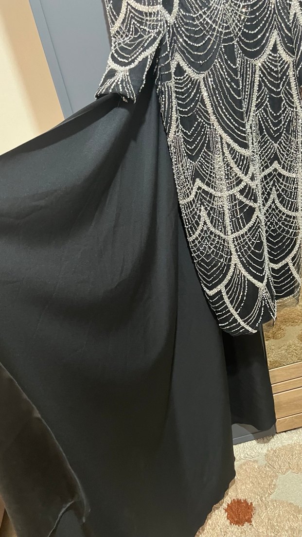 Uzun Siyah Drapeli Gotik Kadın Abiye Elbise - Görsel 3