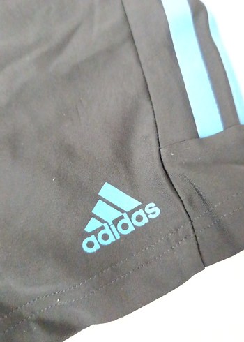 Adidas Mavi Şeritli Erkek Çocuk Mayo - Görsel 2
