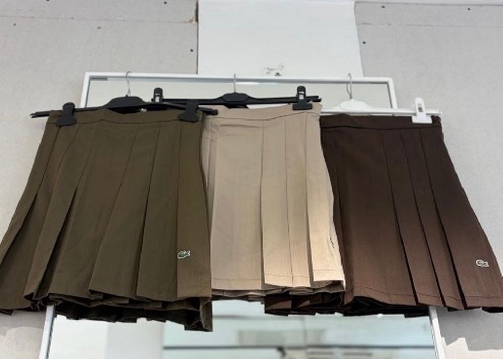 Lacoste Kahverengi Mini Pileli Etek — görsel 2/3
